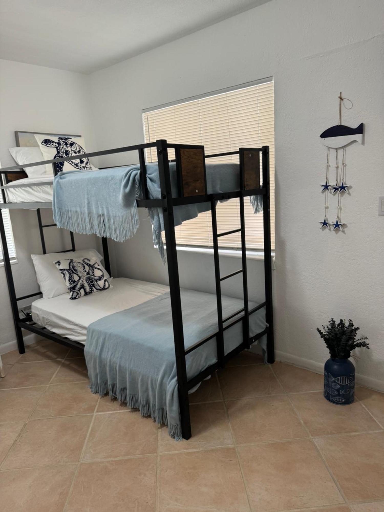 Hostel Beds & Sheets Fll Airport Dania Beach Exterior photo