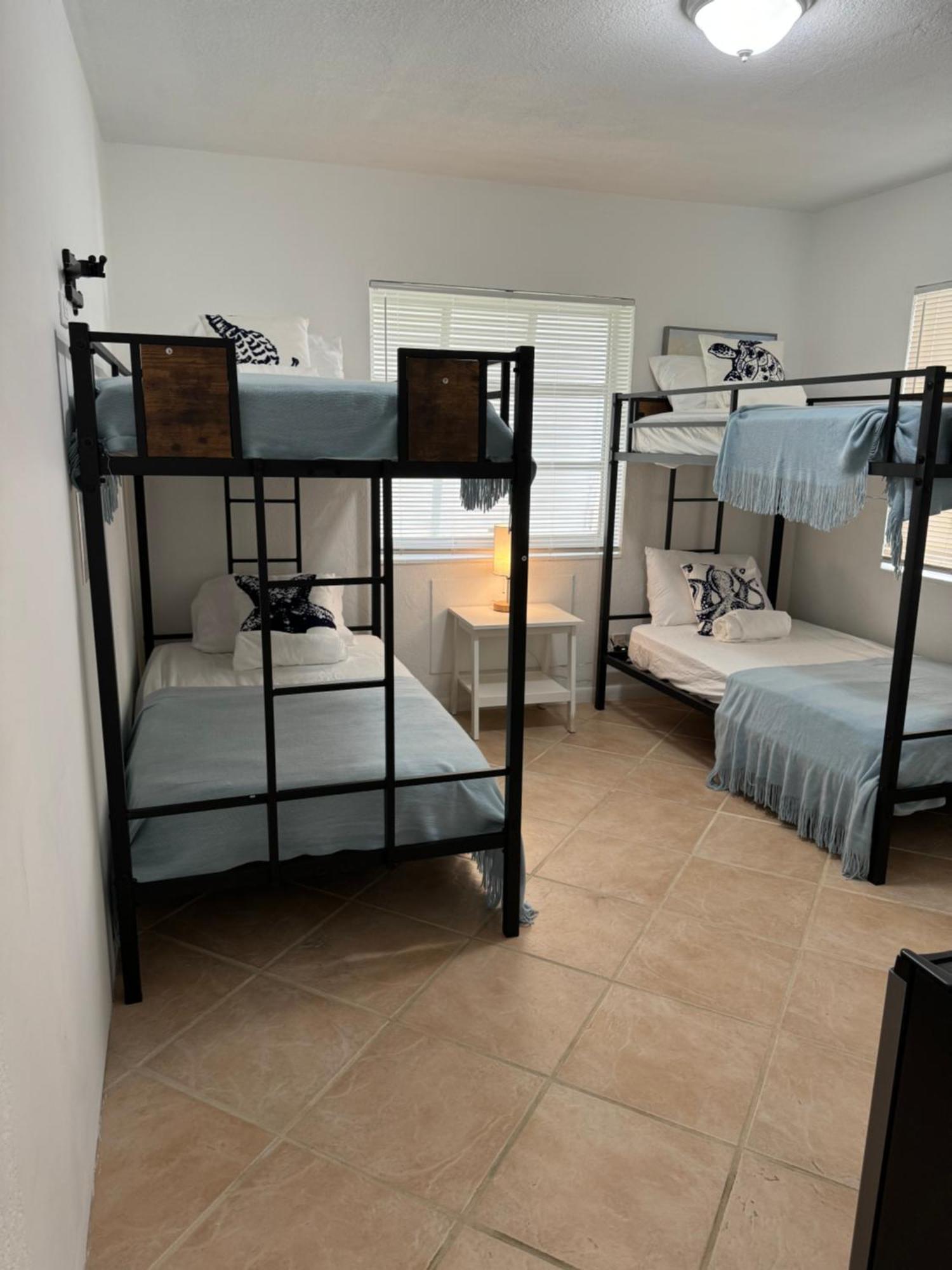 Hostel Beds & Sheets Fll Airport Dania Beach Exterior photo